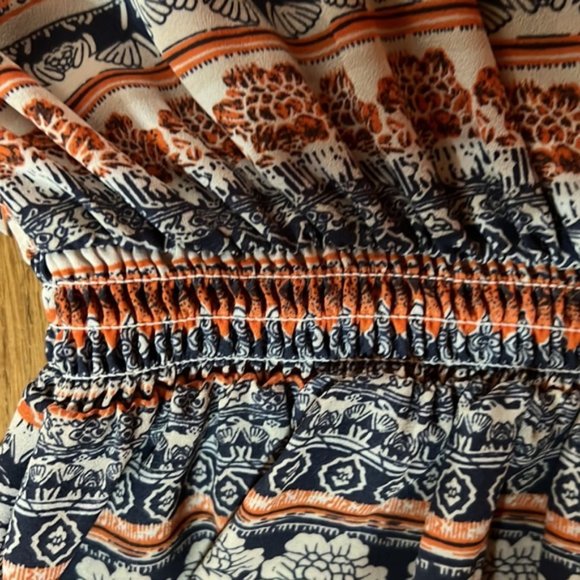 Cute top - Picture 2 of 2